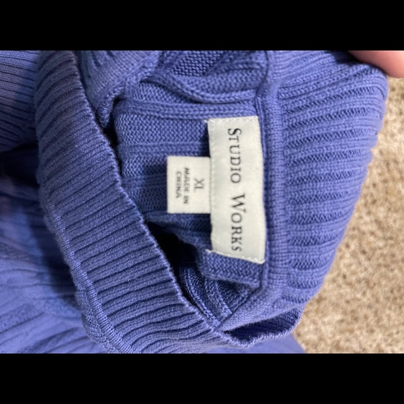 NWOT fits loose for a medium or a tight large - Picture 3 of 3